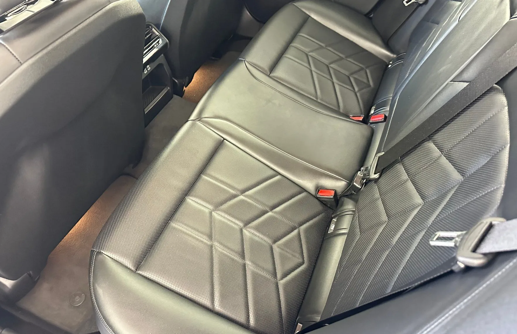 Zunanja slika - BMW i5 - eDrive40.LUKSENBURG.KAMERA.USNJE.LED-subvencija - 2