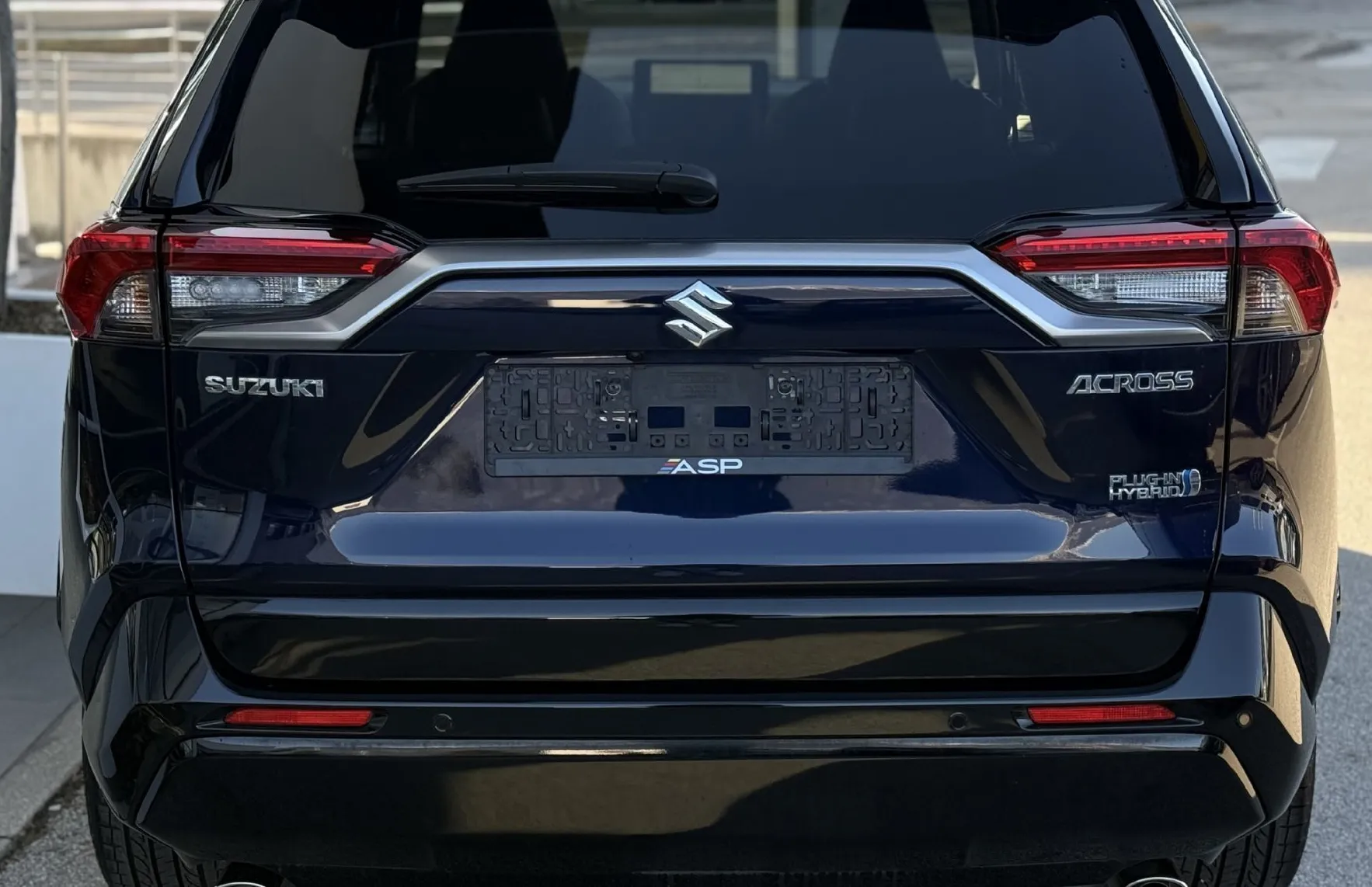 Zunanja slika - Suzuki Across - 2.5 PHEV AWD ELEGANCE - 4
