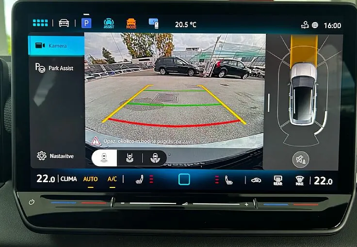 Zunanja slika - Volkswagen T-Roc - 1.5 eTSI R-Line DSG-SLO-VLEČNA KLJUKA - 9
