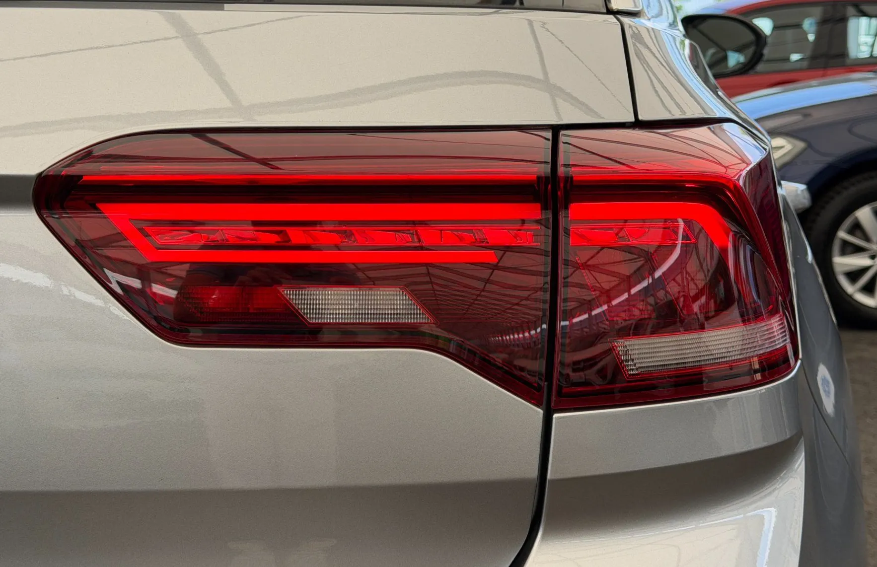 Zunanja slika - Volkswagen T-Roc - Style 1.5 TSI DSG LED-KAMERA-KEYLESS-VIRTUAL - 5