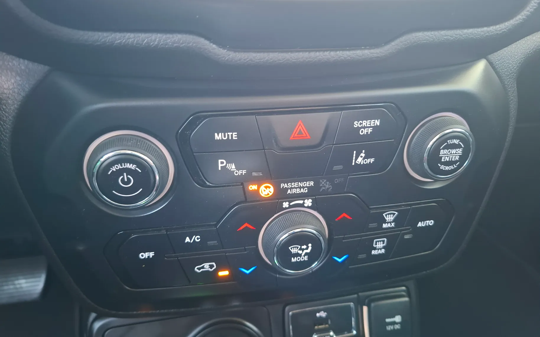 Zunanja slika - Jeep Renegade - 4xe eAWD 1.3 PHEV Limited Avtomatik - TOP OPREMA - 15