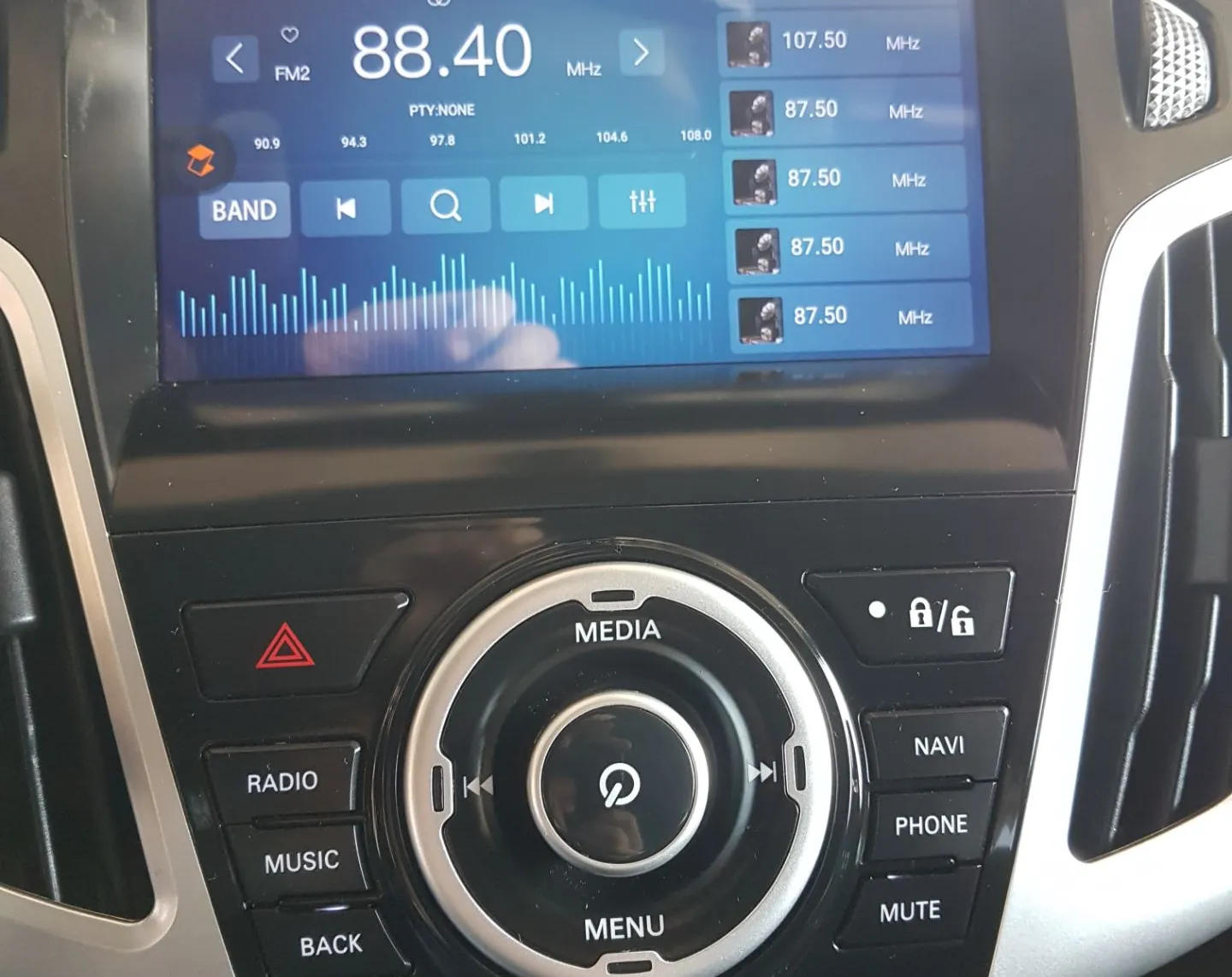 Zunanja slika - Ford Focus - 1.0 EcoBoost Style - 125KM opr. veliki servis - 9