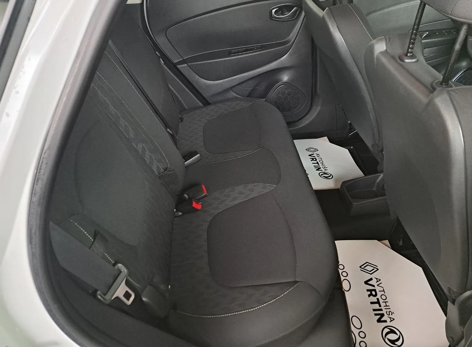 Zunanja slika - Renault Captur - Limited TCe 90 Z ENOLETNIM JAMSTVOM - 7