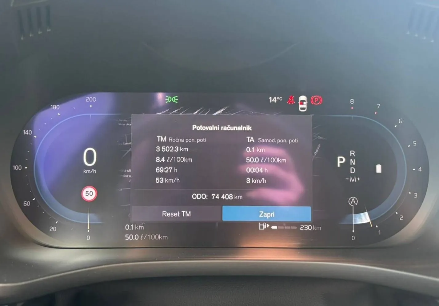 Notranja slika - Volvo XC60 - B4P Momentum PRO AT FWD KAMERA-GRETJE.SED.-DAB+ - 14