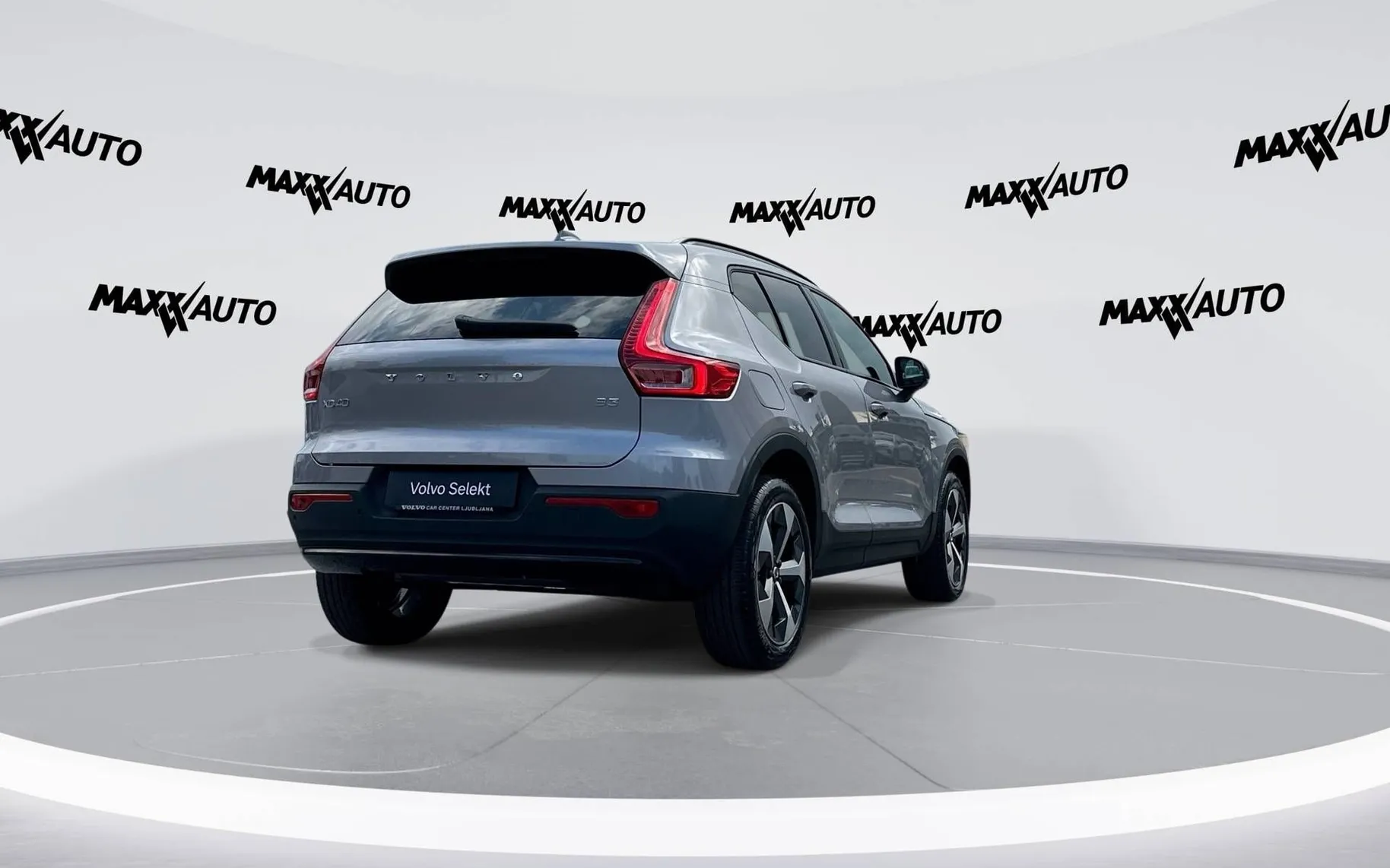 Zunanja slika - Volvo XC40 - B3 P Plus Dark Avt. - 5