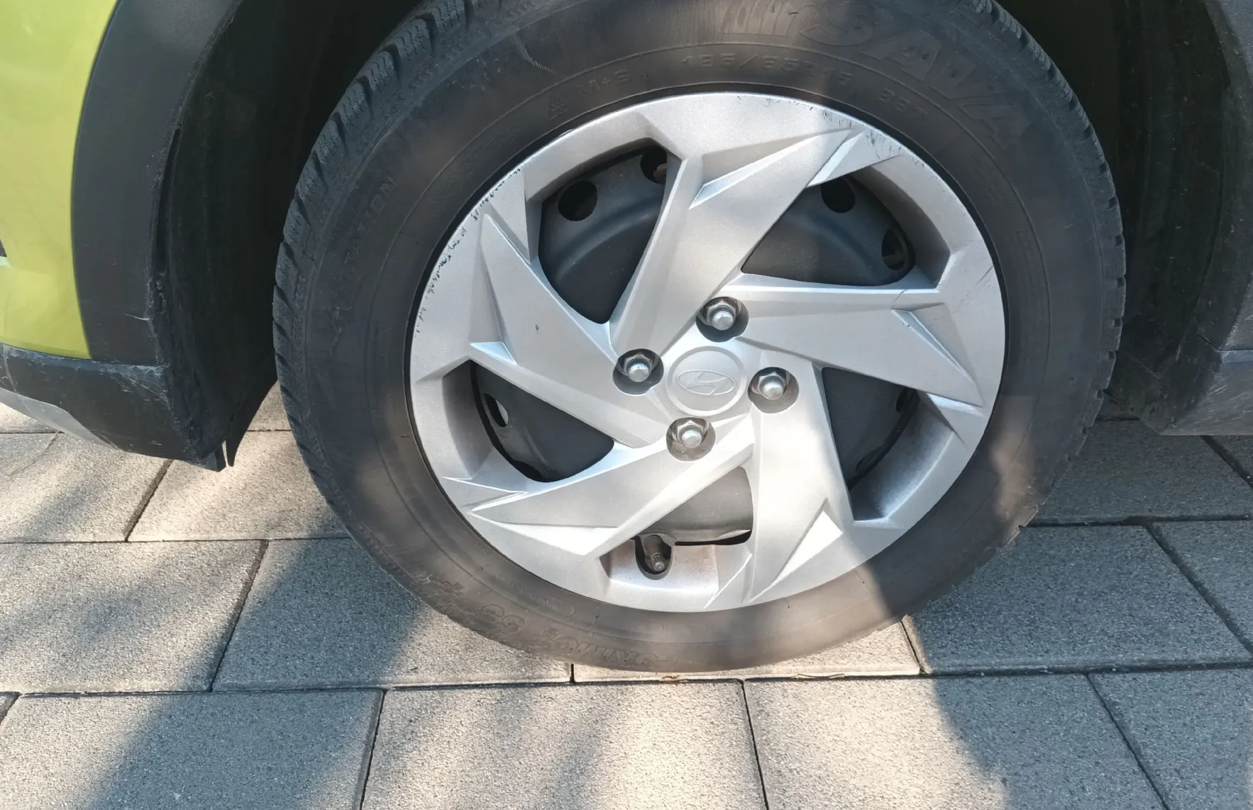 Zunanja slika - Hyundai Bayon - 1.2 MPI COMFORT.WINT.RG SLUŽBENO VOZILO - 2