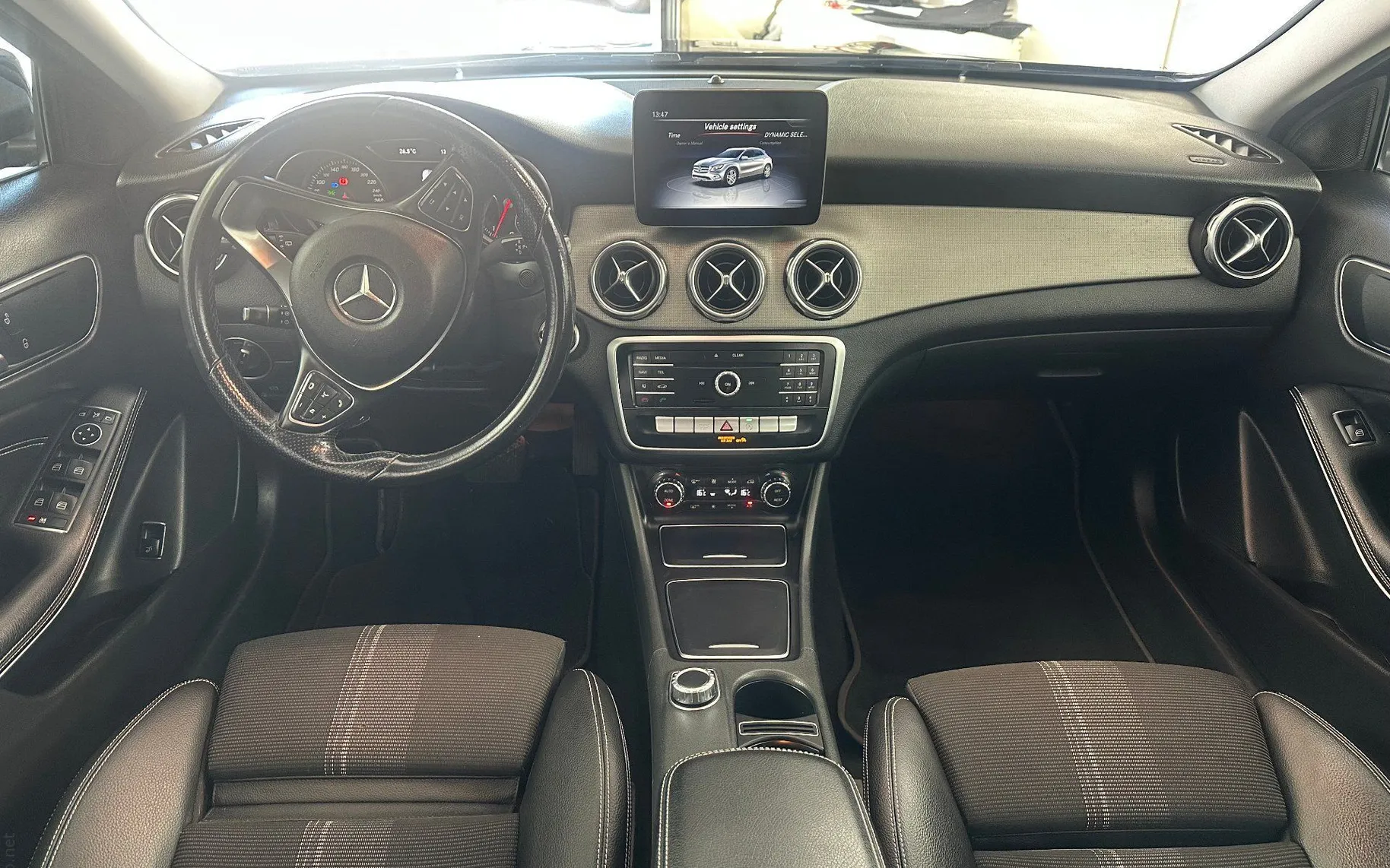 Zunanja slika - Mercedes-Benz GLA-Razred - GLA 180 Avt.KAMERA.USNJE.LED.NAVI. - 13