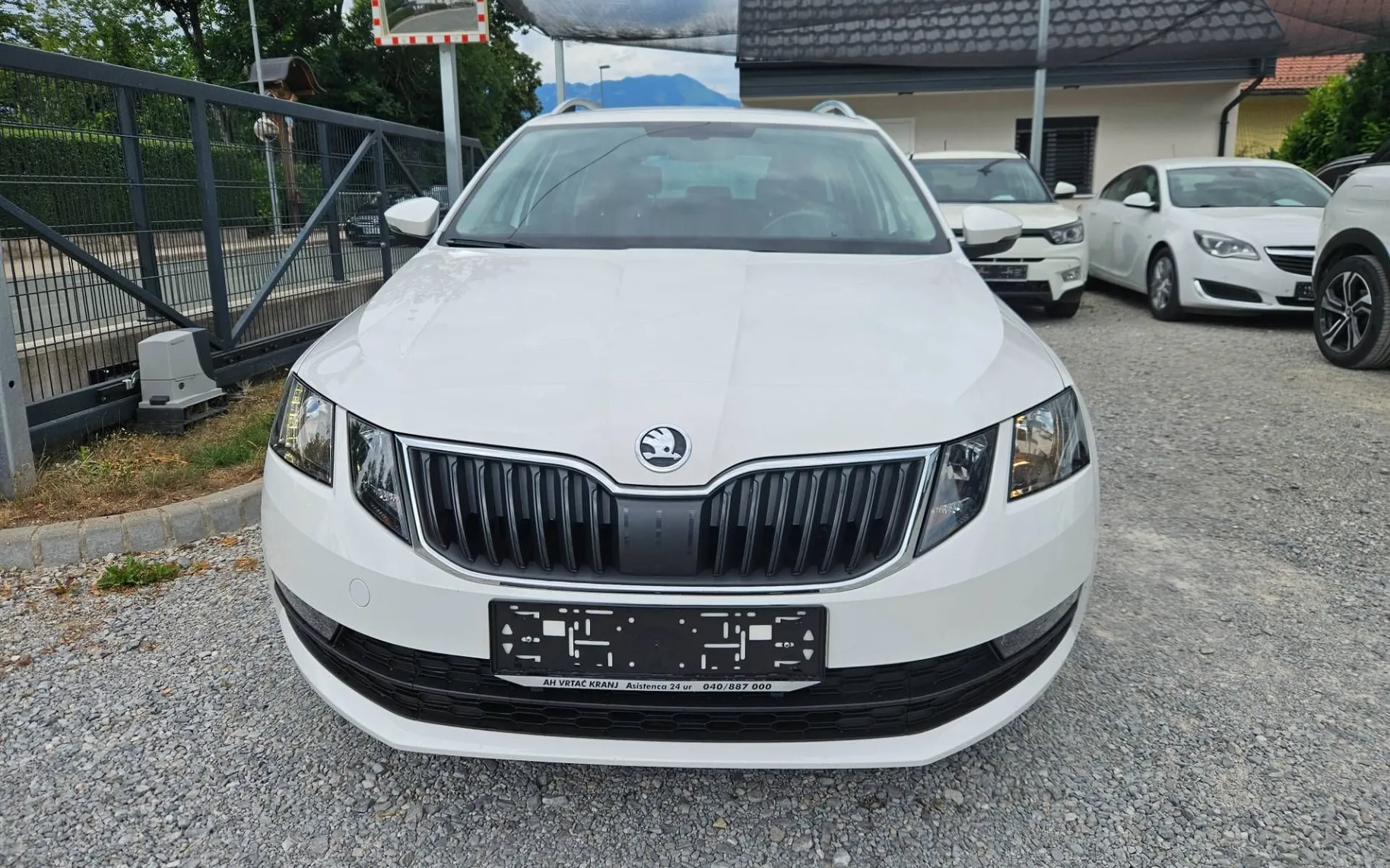 Notranja slika - Škoda Octavia - Combi 1.0 TSI  1.LASTNIK  SLO  LED KLJUKA - 7