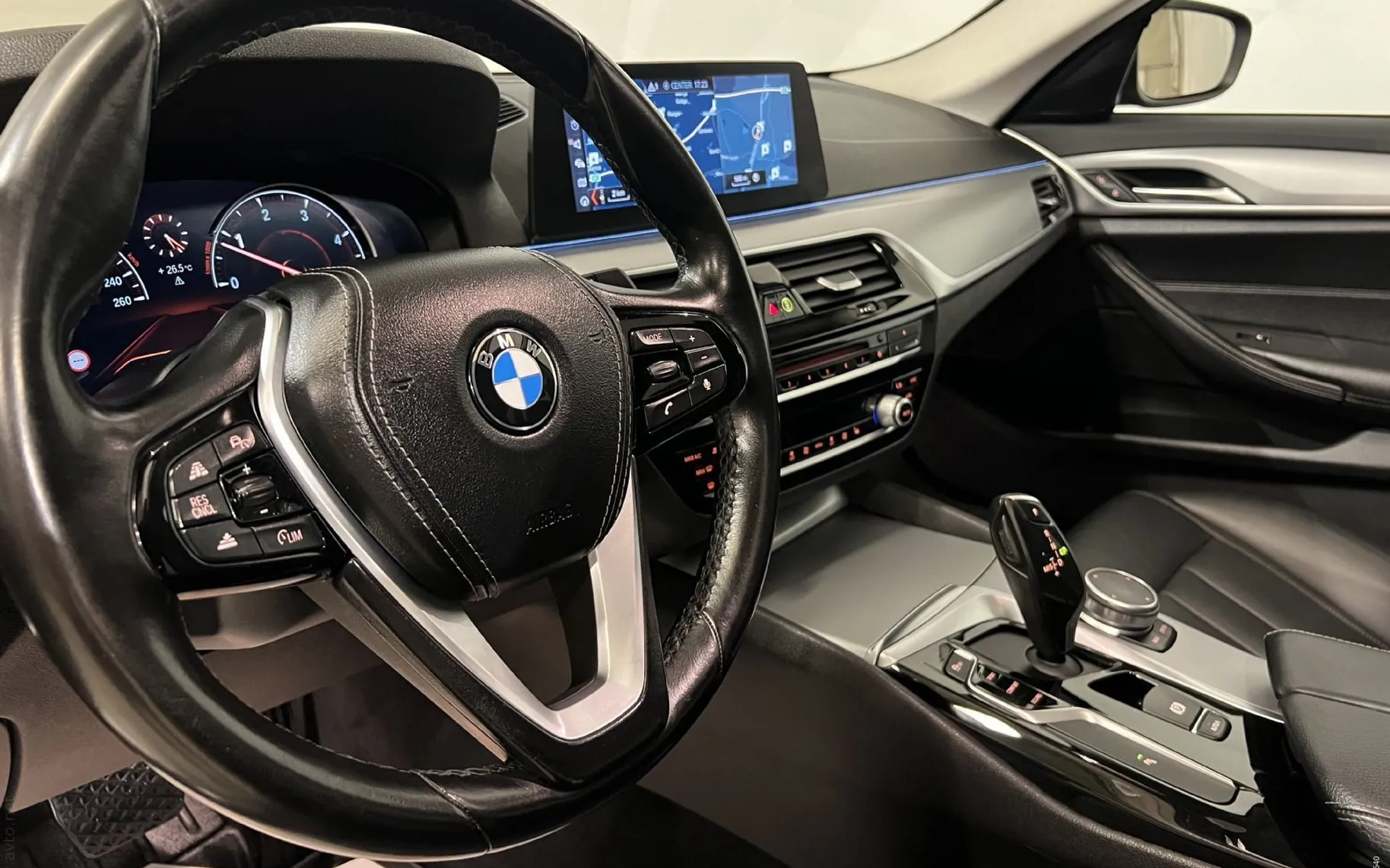 Notranja slika - BMW serija 5 Touring: - 525d-PANORAMA-VIRTUAL-ACC-KAMERA-NAVI-LED-PDC - 10