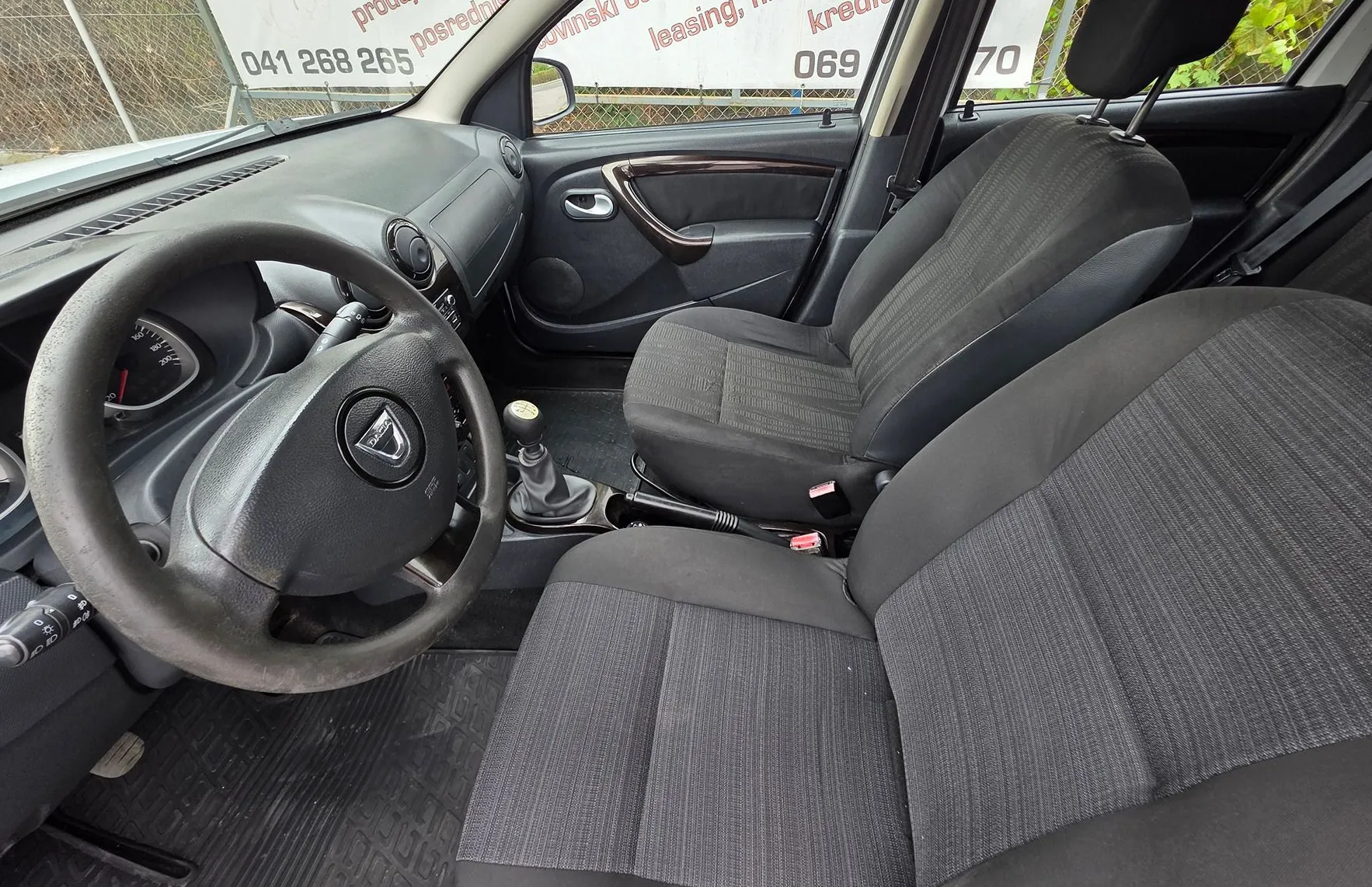 Zunanja slika - Dacia Duster - 4x4 1.5 dCi KLIMA-SLOVENSKA-1.LASTNIK - 10