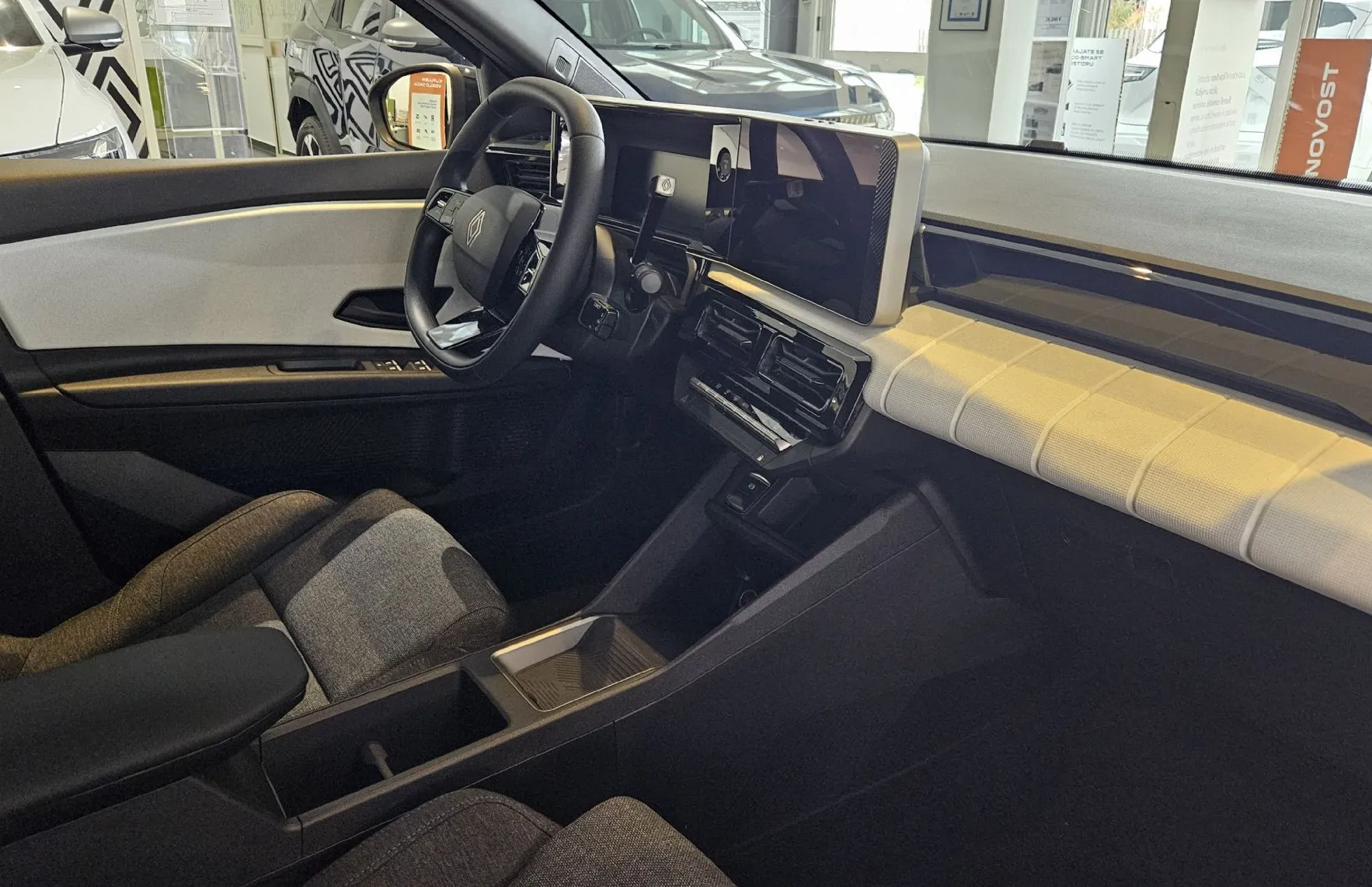Zunanja slika - Renault 4 E-tech - Evolution EV52 110kW - 5