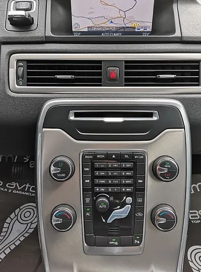 Zunanja slika - Volvo V70 - D2 Summum-NAVI-USNJE-PDC-ALU - 12