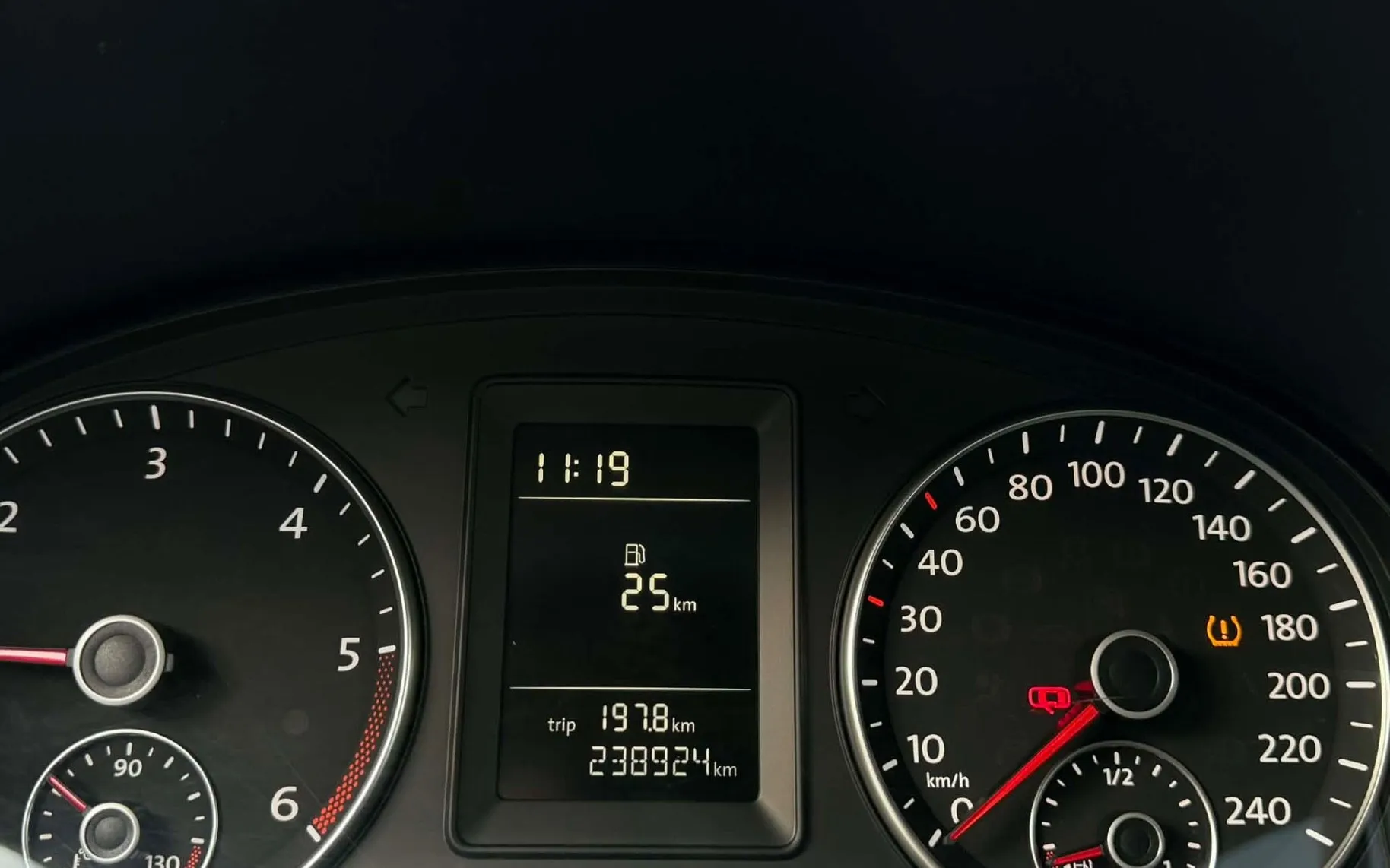 Notranja slika - VW Caddy - 2.0 TDI-2X DRSNA VRATA-1 LASTNIK-LIZING ZA TUJCE-. - 10