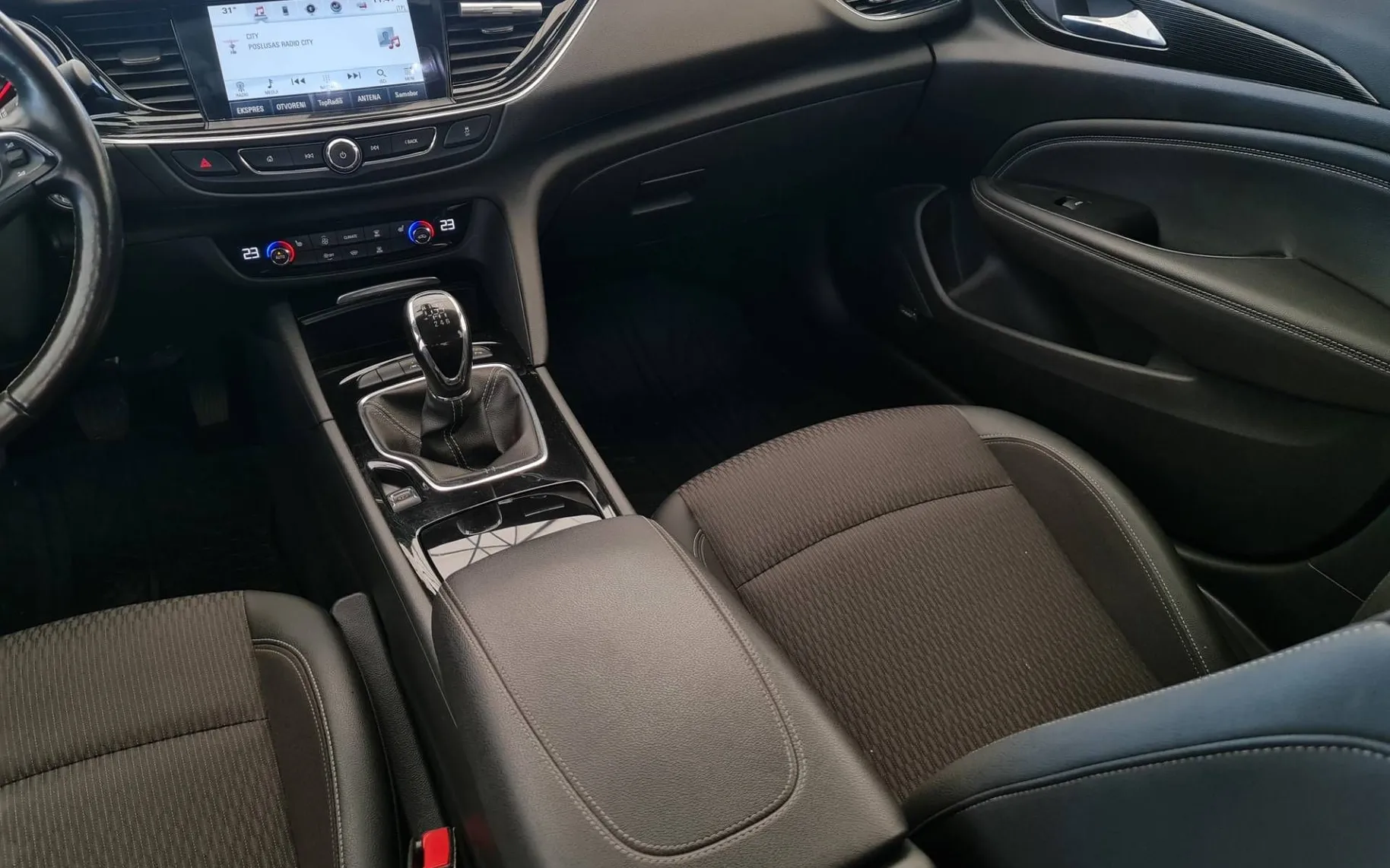 Notranja slika - Opel Insignia - Grand Sport 1.5 Turbo ecoTEC Innovation Slovenec - 12