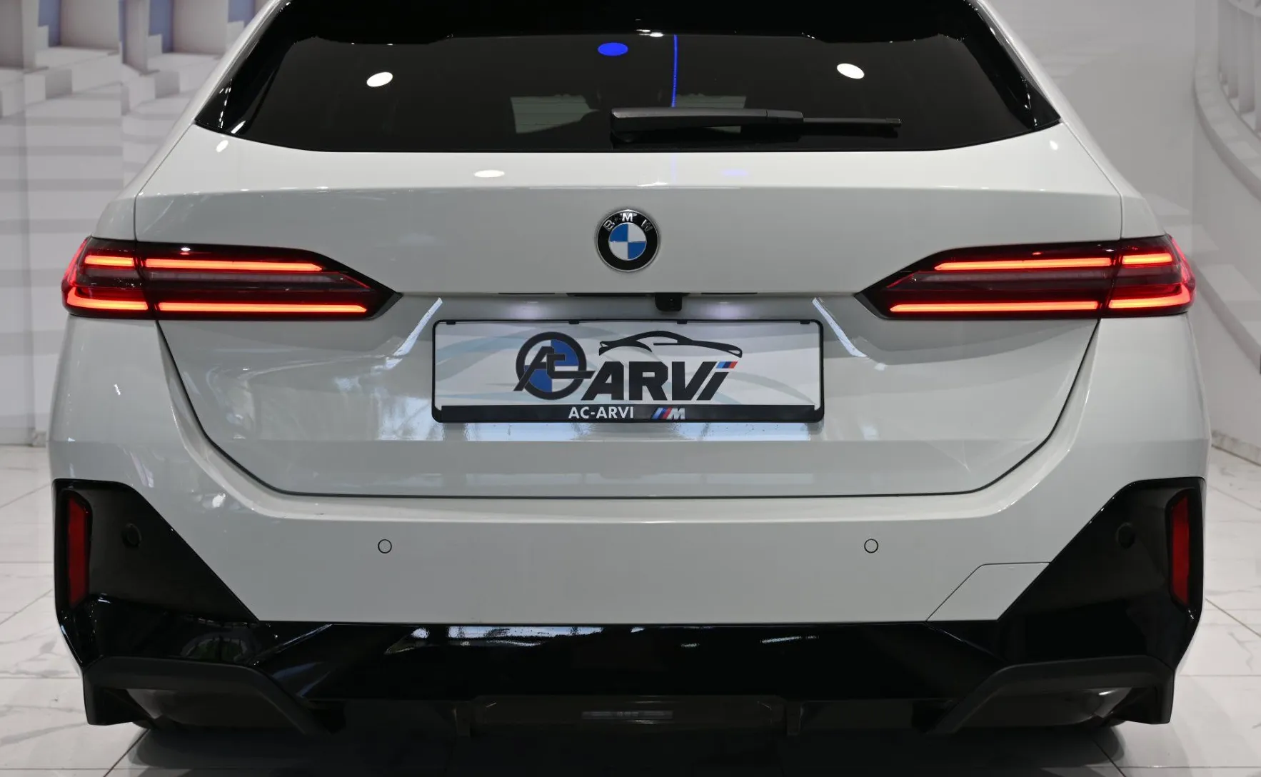 Zunanja slika - BMW Serija 5 - Touring: 540d xDrive-M.SPORT.PRO-RADAR-ICON-KAM360-KEYLE - 5