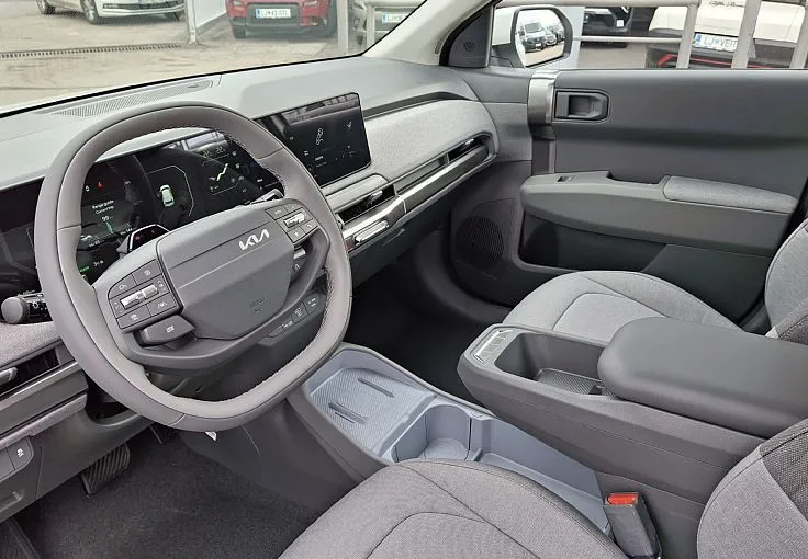 Zunanja slika - KIA EV3 - 58.3 kWh baterija. 150 kW  204 KM  Star + TČ - 5