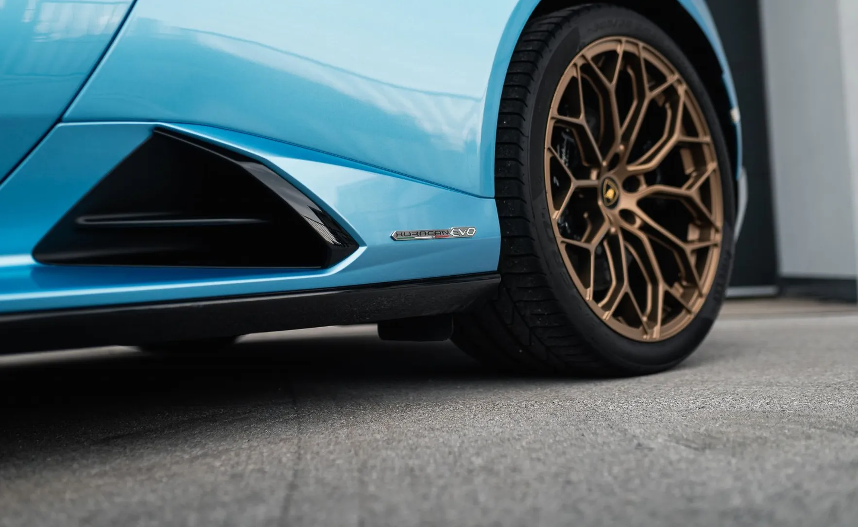 Zunanja slika - Lamborghini Huracan - EVO AWD AZZURO TERZO - 10