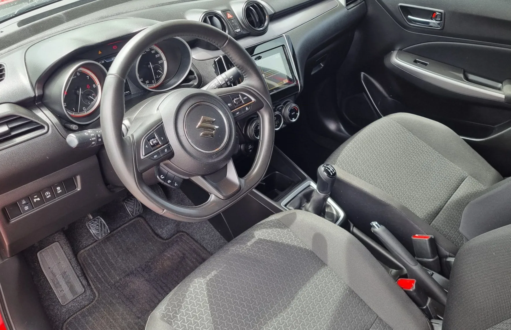 Zunanja slika - Suzuki Swift - 1.2 MHEV 4X4 - ODLIČNO OHRANJEN - AKCIJSKA CENA - 10