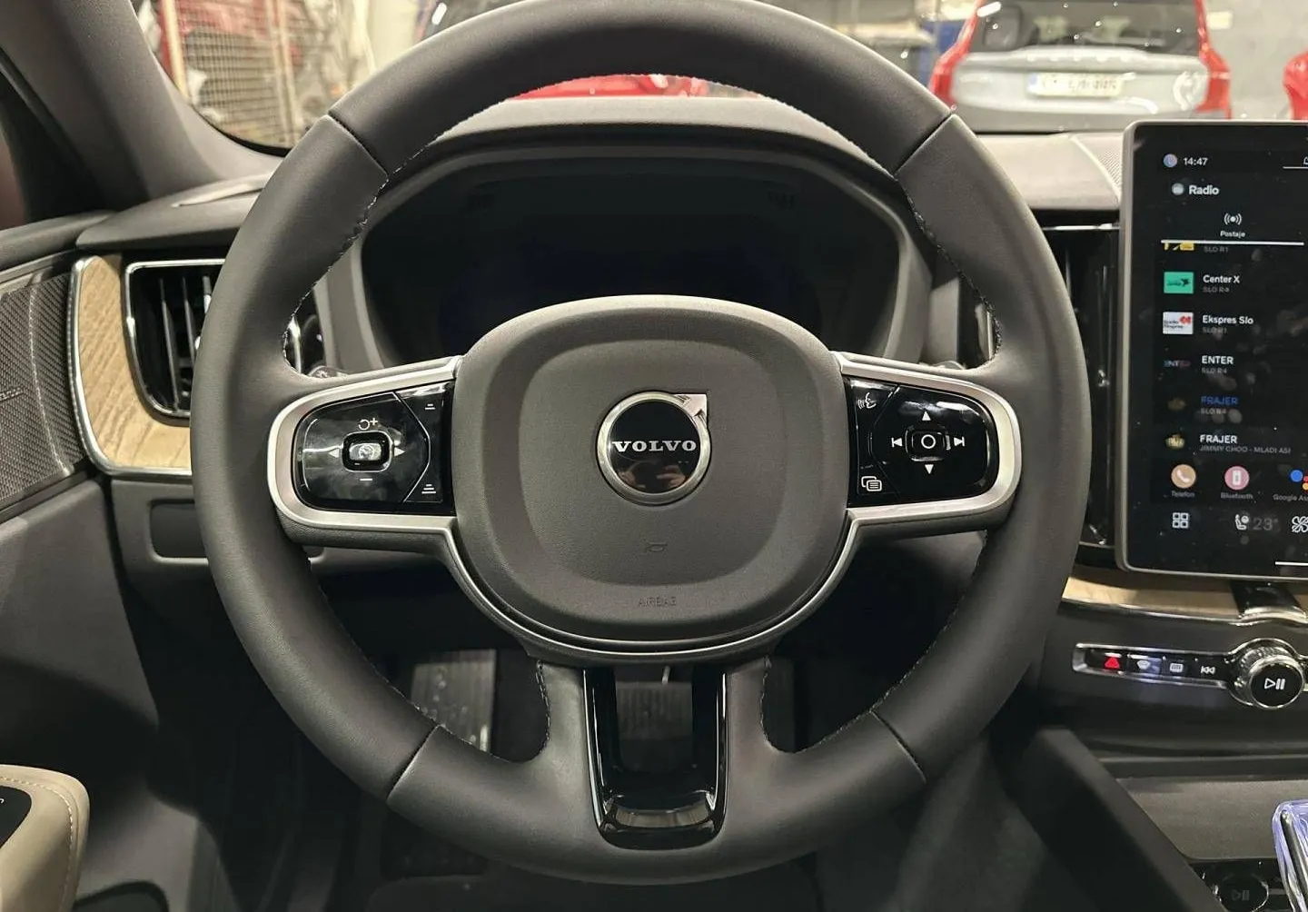 Notranja slika - Volvo XC60 - B5 P AWD Plus Dark... - 13