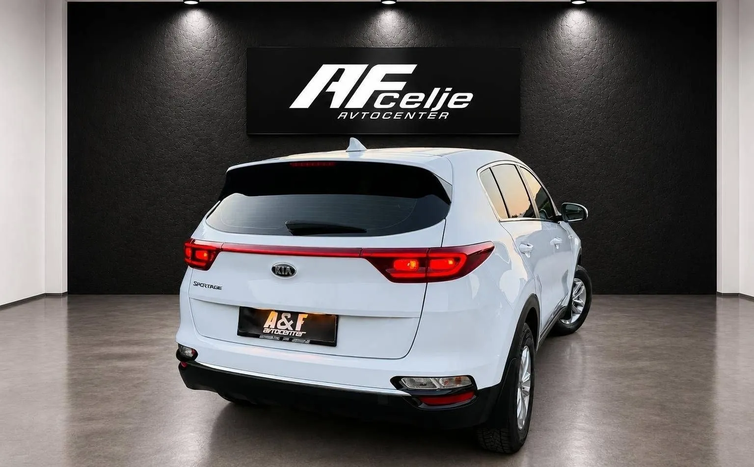 Zunanja slika - KIA Sportage - 1.6 CRDI-LED-LIZING ZA TUJCE-TEMPOMAT-KAMERA - 5