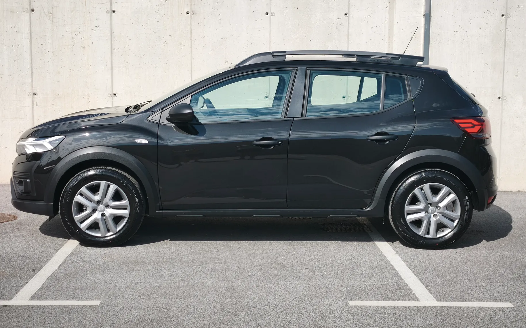 Zunanja slika - Dacia Sandero - 1.0-TCE-STEPWAY-1-LASTNIK-1-BARVA-SLO-POREKLO-LED-LUCI-LPG-PLIN-T - 4