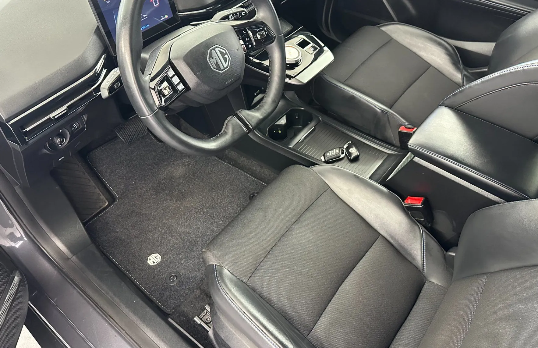 Zunanja slika - MG MG4 - Luxury 150kW.NEMŠKI+4GUME.USNJE.KAMERA.- 3000 € SU - 13
