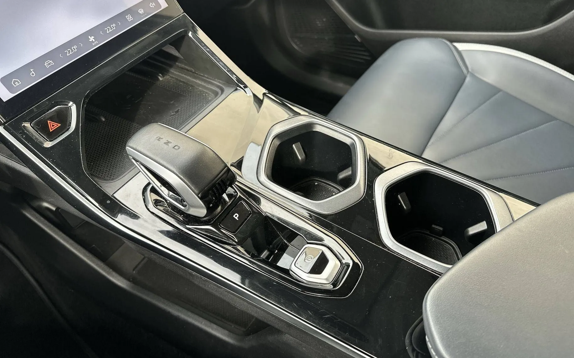 Notranja slika - Geely StarRay - 1.5 TGDi GK DCT - 18