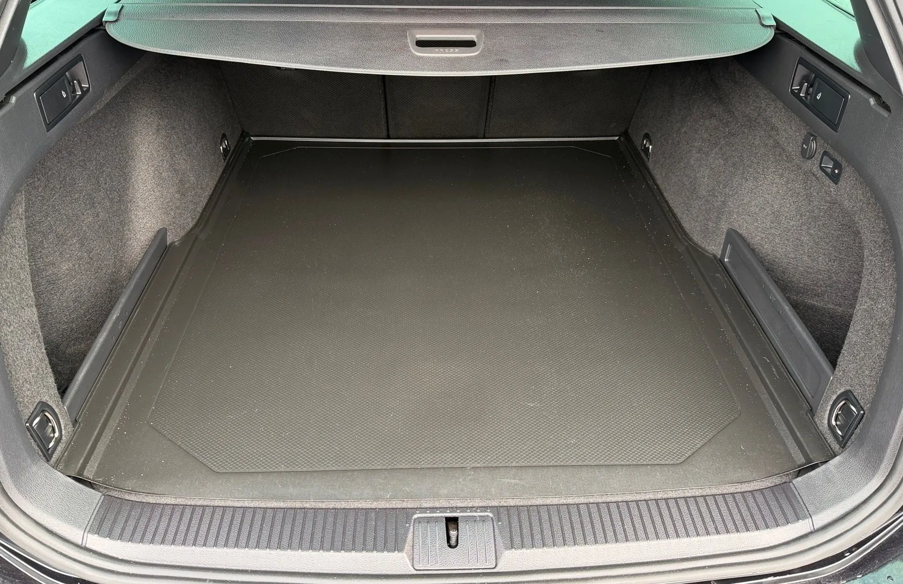 Zunanja slika - VW Passat - Variant 2.0 TDI BMT SCR Business DSG-Vlečna kljuka-Kamera - 12