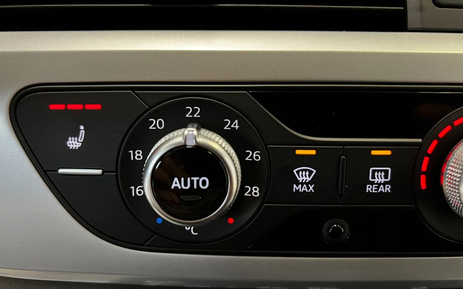 Zunanja slika - Audi A4 - Avant Quattro 2,0 TDI Sport S-tronic - 17