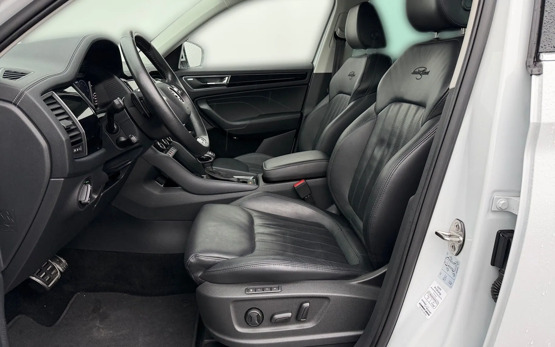 Notranja slika - Škoda Kodiaq - L K 2.0 TDI 110kW 4X4 DSG-Matrix LED-Mrtvi kot- - 7