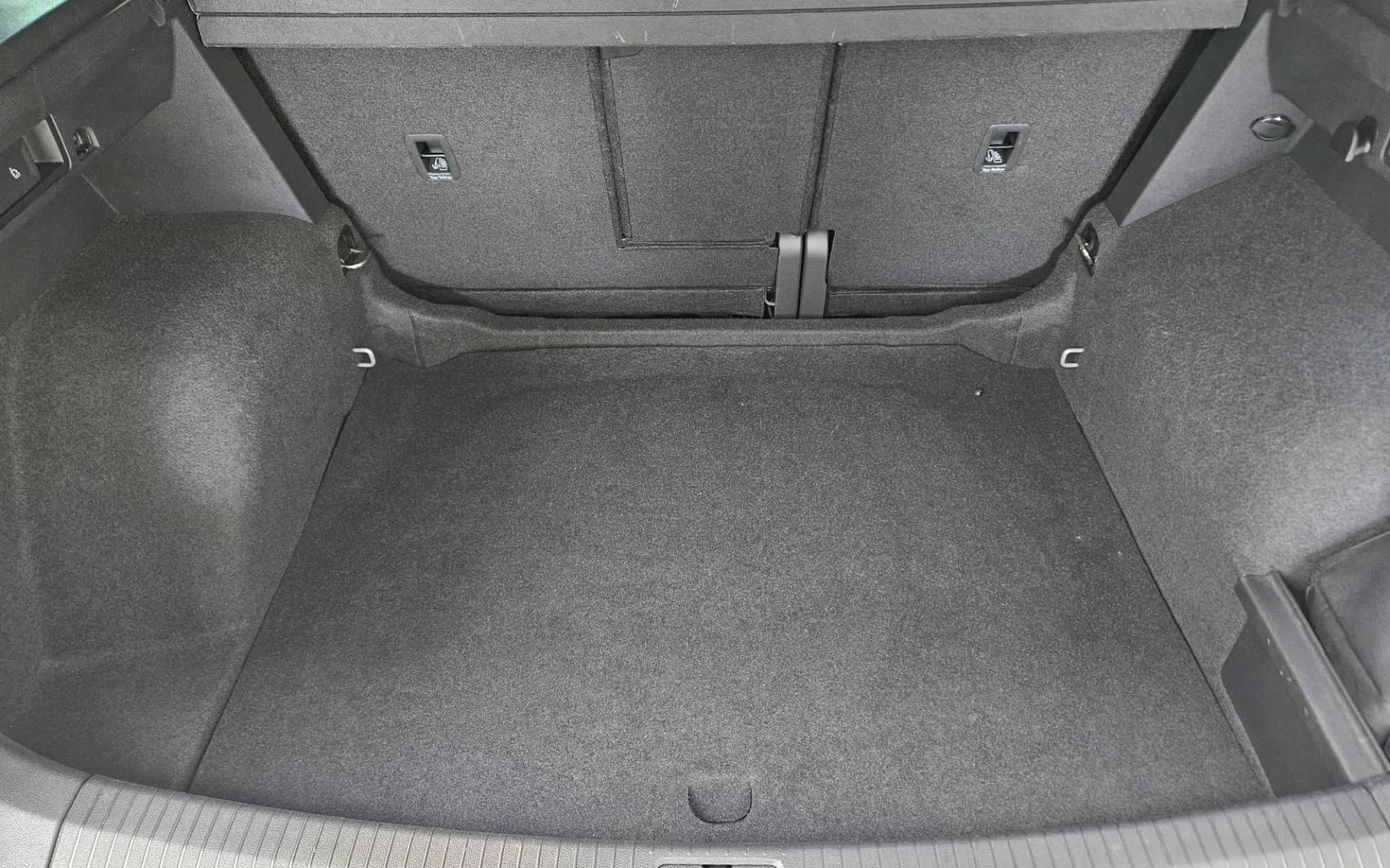 Notranja slika - Volkswagen Tiguan - 2.0 TDI SCR BMT DSG Elegance 110kW... - 9