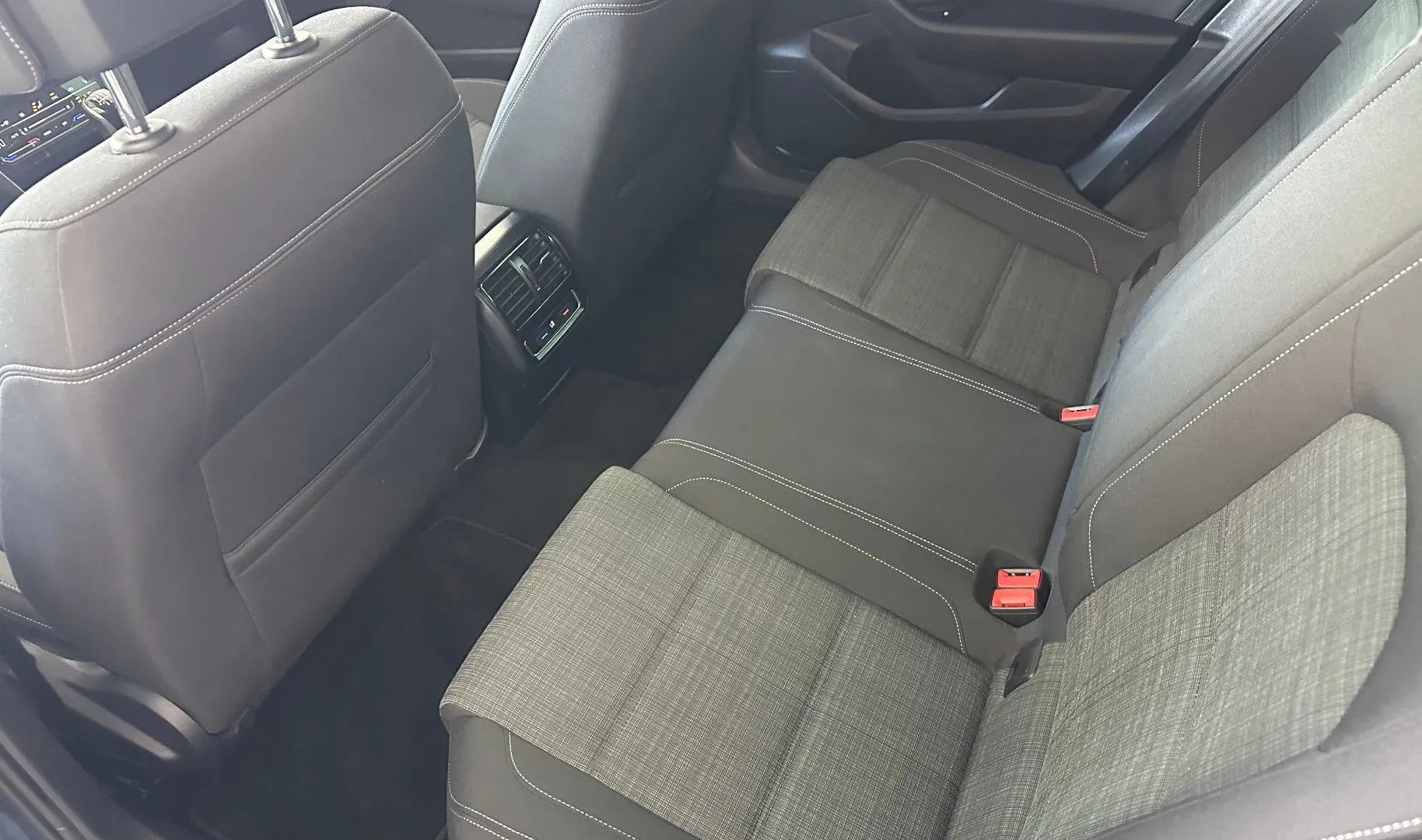 Zunanja slika - Volkswagen Passat - 2.0 TDI BMT.NEMŠKI+4ALU.KAMERA.ACC.NAVI. - 4