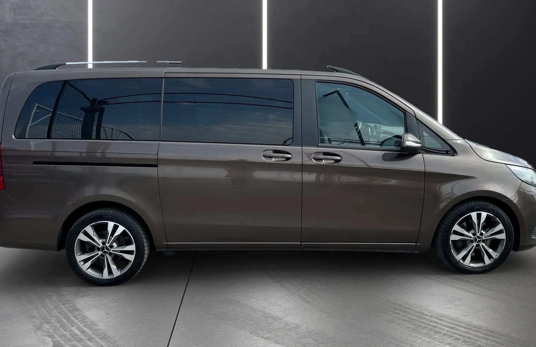 Zunanja slika - Mercedes-Benz V-Razred - V 250d AVANTGARDE DOLGI LINE ASSIST NAVI PDC KAM - 9