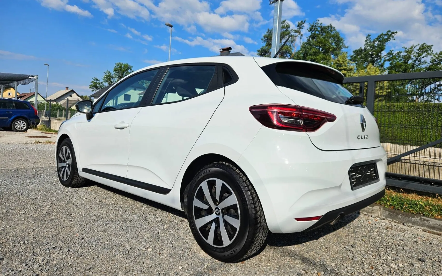 Zunanja slika - Renault Clio - dCi 100 Equilibre 1.LASTNIK SLO LED LANE ASIST D - 4