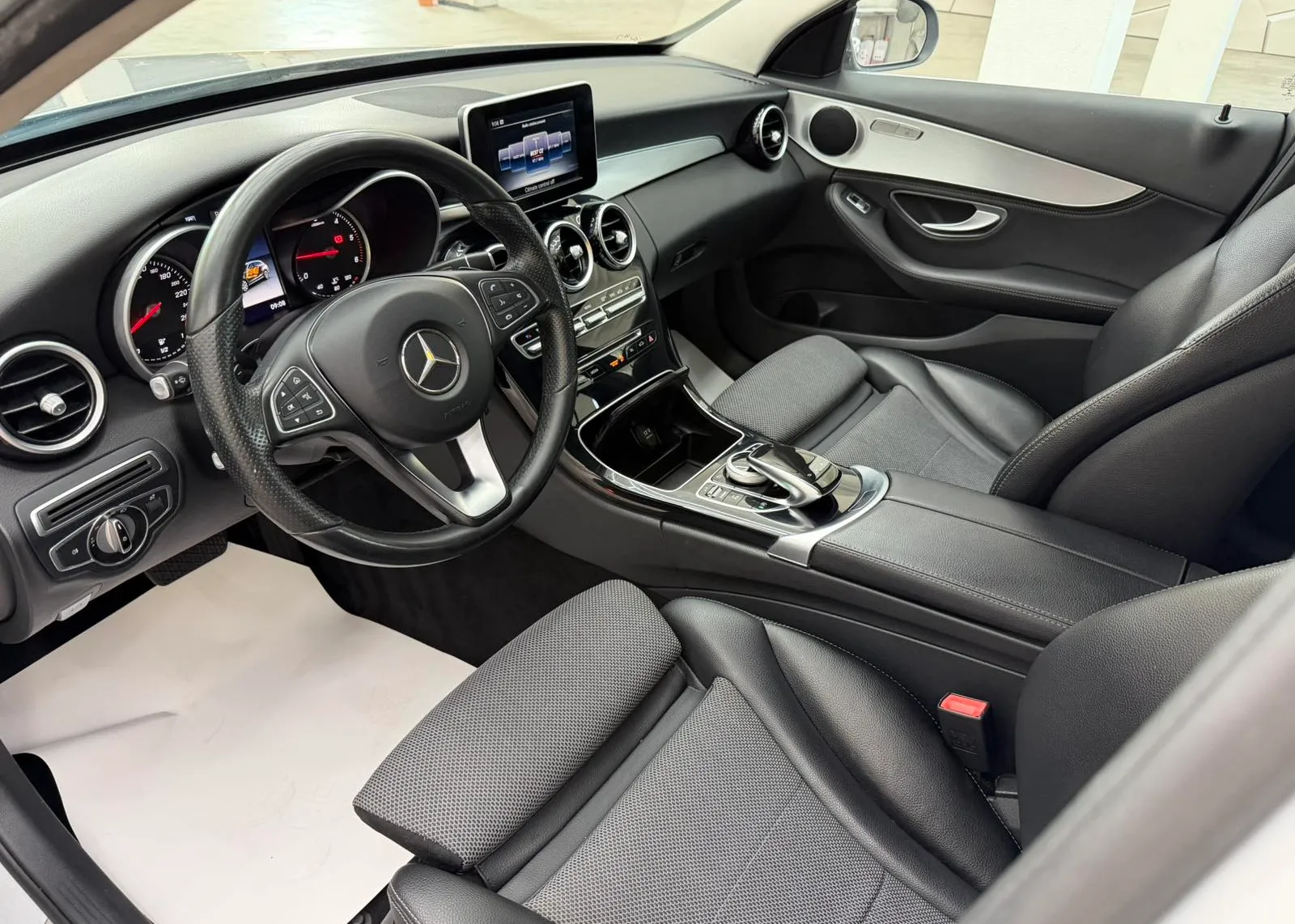 Zunanja slika - Mercedes-Benz C 200 - T D. AUT. - 6