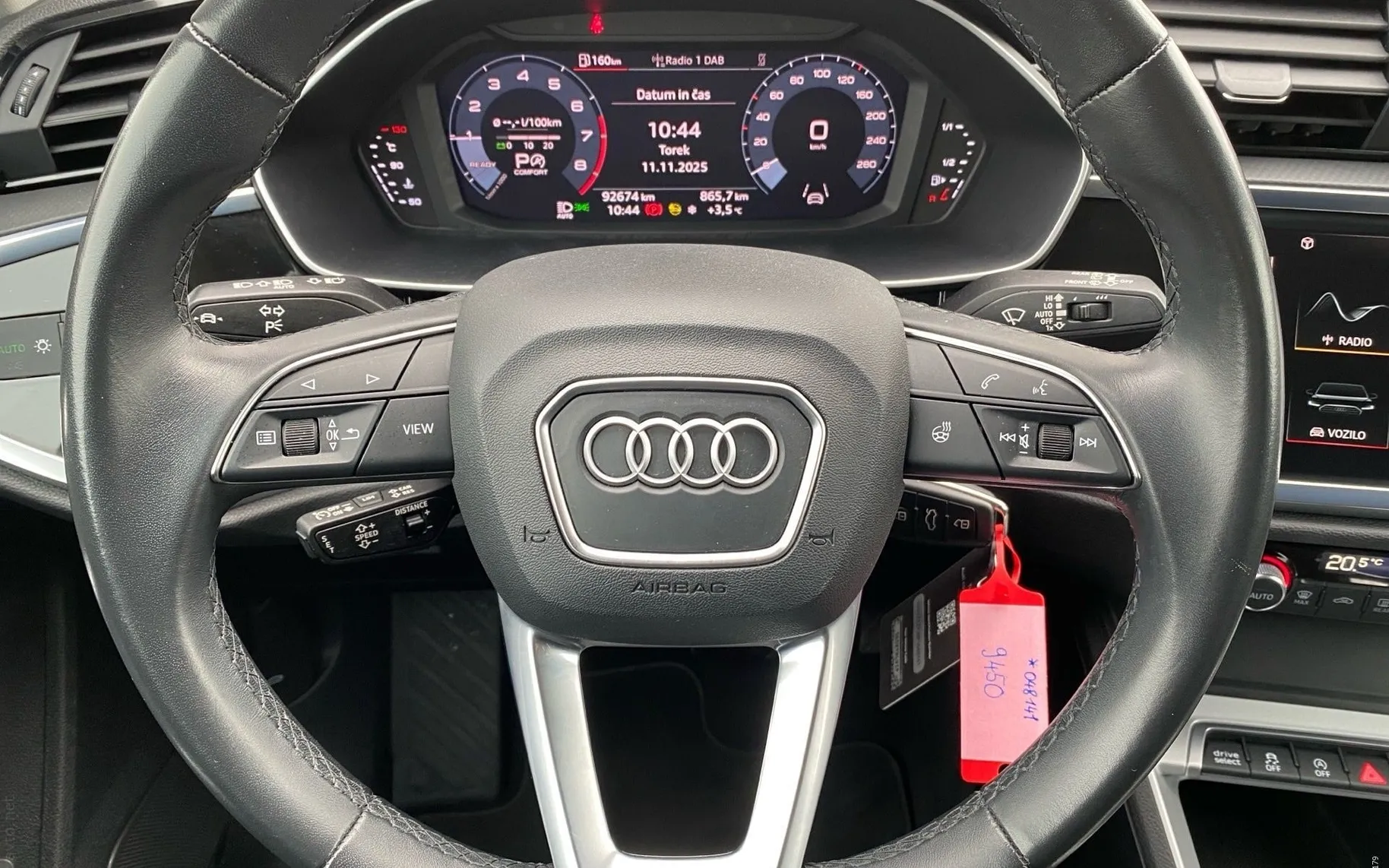 Notranja slika - Audi Q3 - 35 TFSI S tronic Advanced - 8