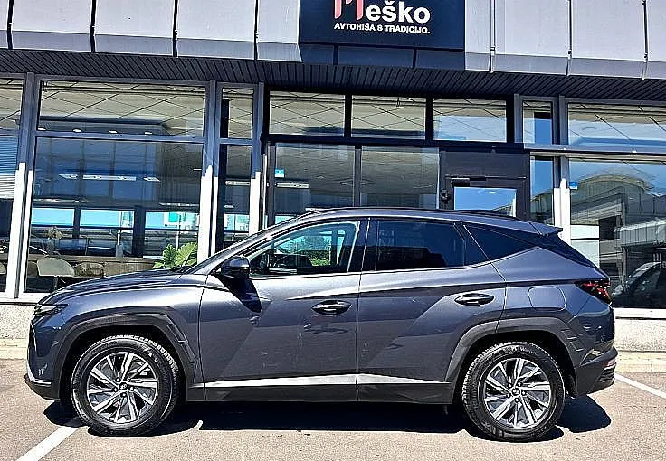 Zunanja slika - Hyundai Tucson - 1.6 T GDI Style KAMERA - PDC - VLEČNA KLJUKA - 4