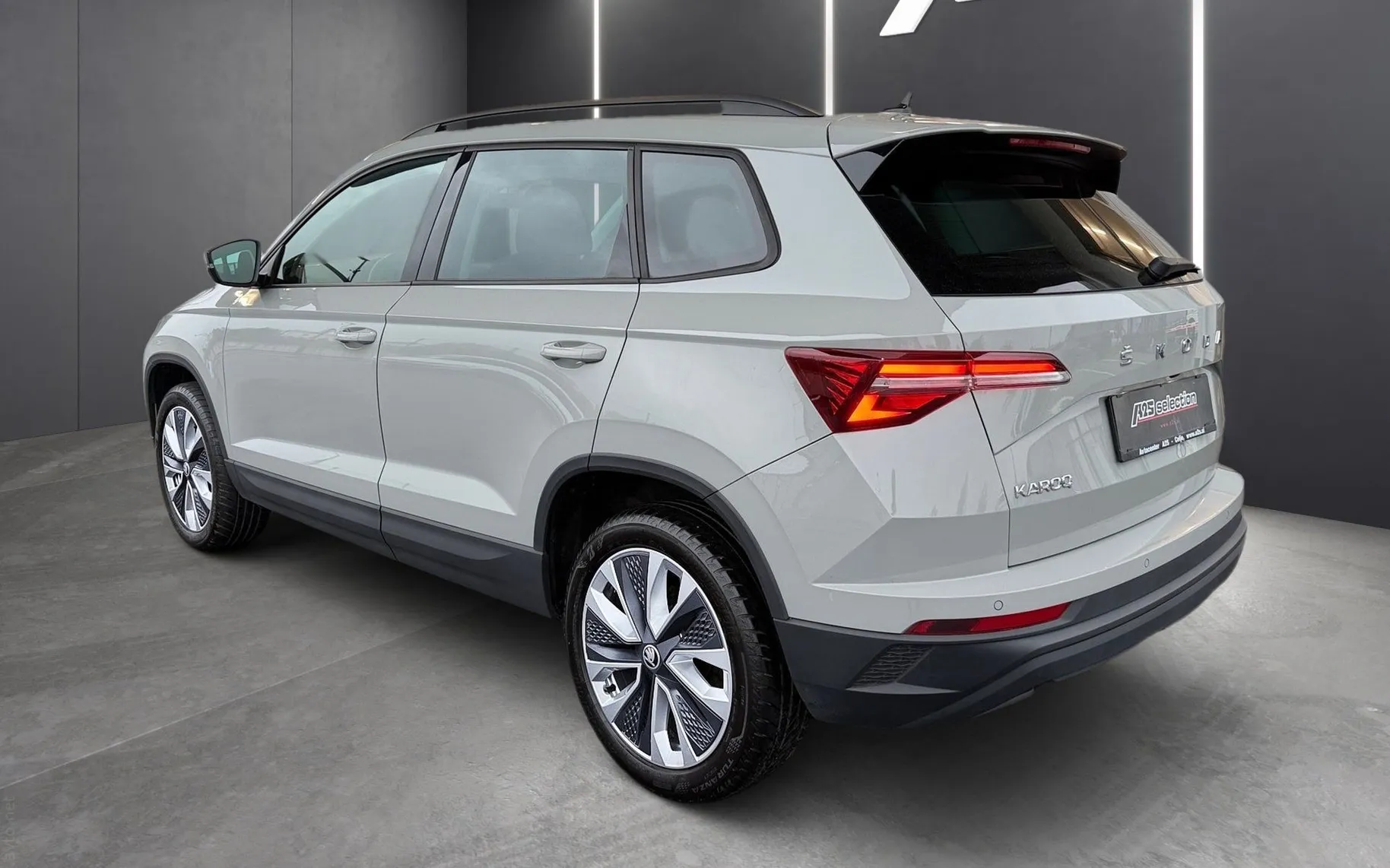 Zunanja slika - Škoda Karoq - 2.0 TDI Style DSG-LED-Keyless-ACC-Navi-AppConnect - 4