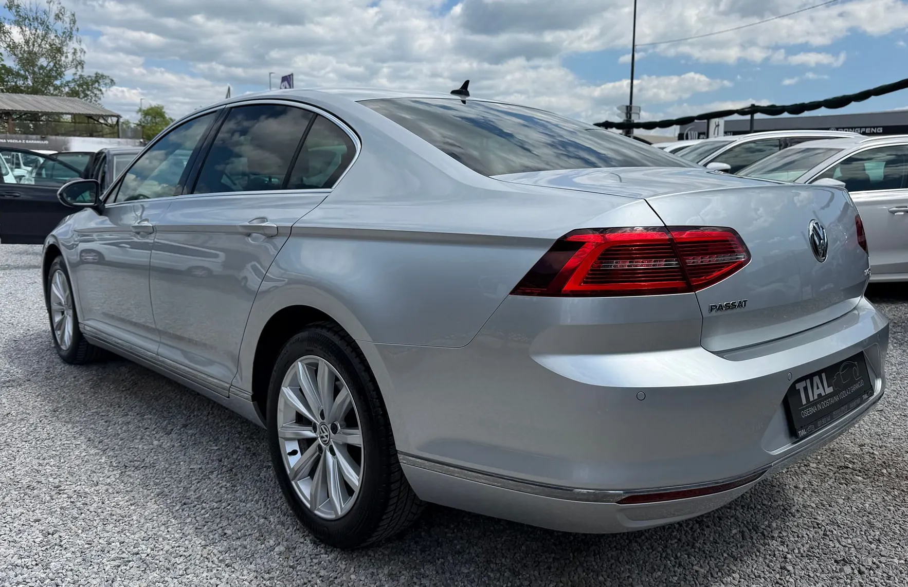 Zunanja slika - VW Passat - 2.0 TDI Highline-SLO-FULL LED-ACC-NAVI-KAMERA-ALU - 5