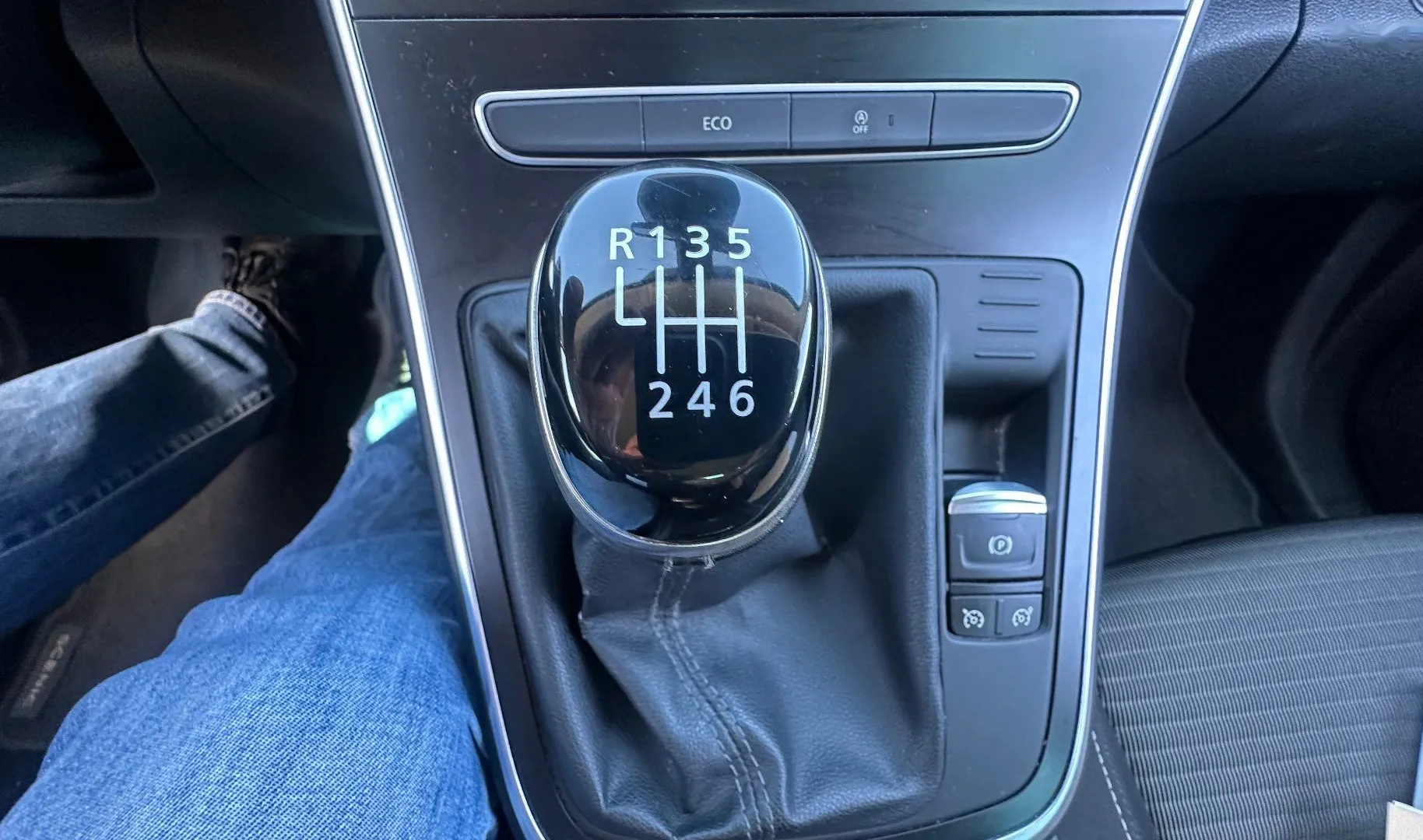 Zunanja slika - Renault Scénic - 1.7 DCI.88 KW NAVI.KLJUKA.VSI SERVISI.. - 10