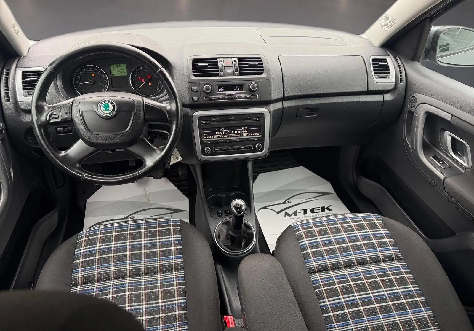 Notranja slika - Škoda Roomster - 1.6 TDI FAMILY LEPO OHRANJENA KREDIT BREZ POLOGA - 9