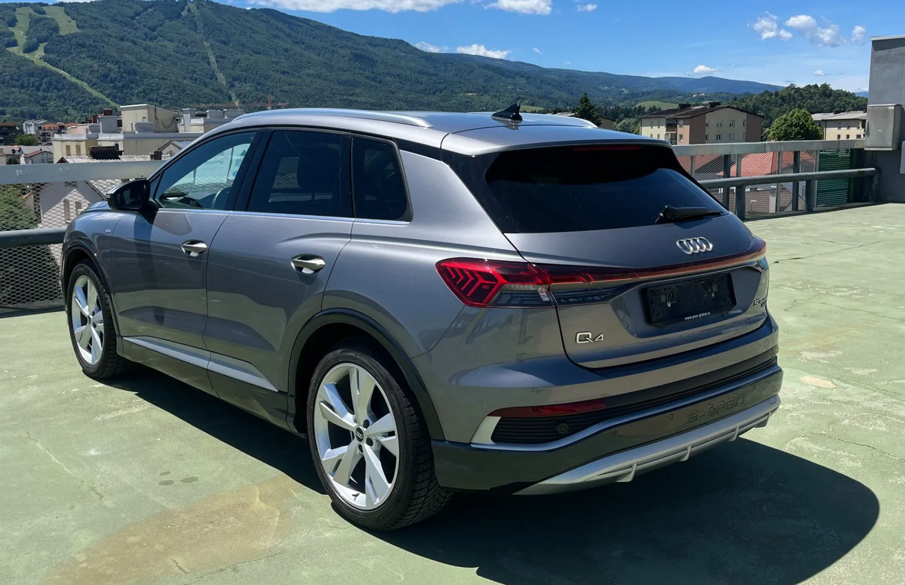 Zunanja slika - Audi Q4 - e-tron 50 e-tron quattro S Line 220kw.LED.USNJE.2X PDC - 5