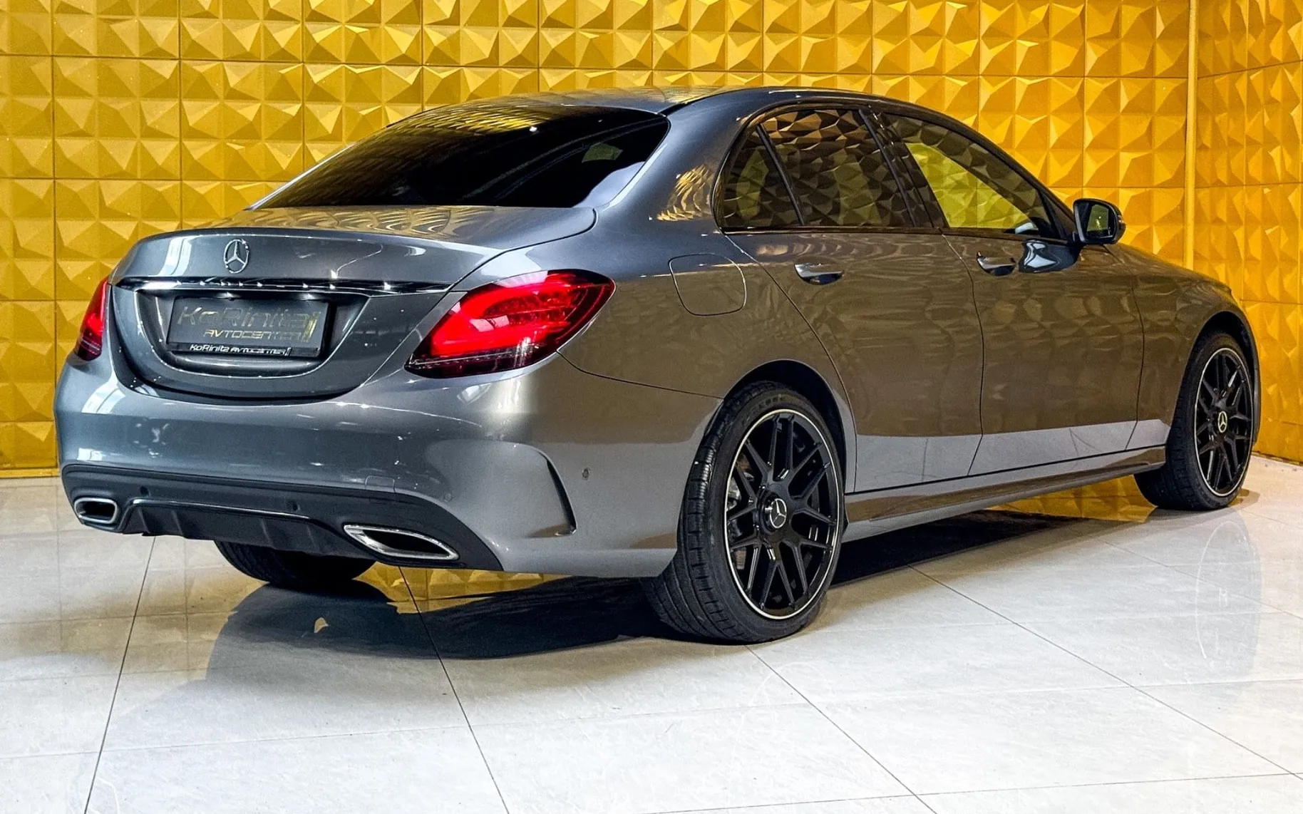 Notranja slika - Mercedes-Benz C-Razred - AMG C220d 4MATIC-VIRTUAL-360-MEMORY-AMBI - 9