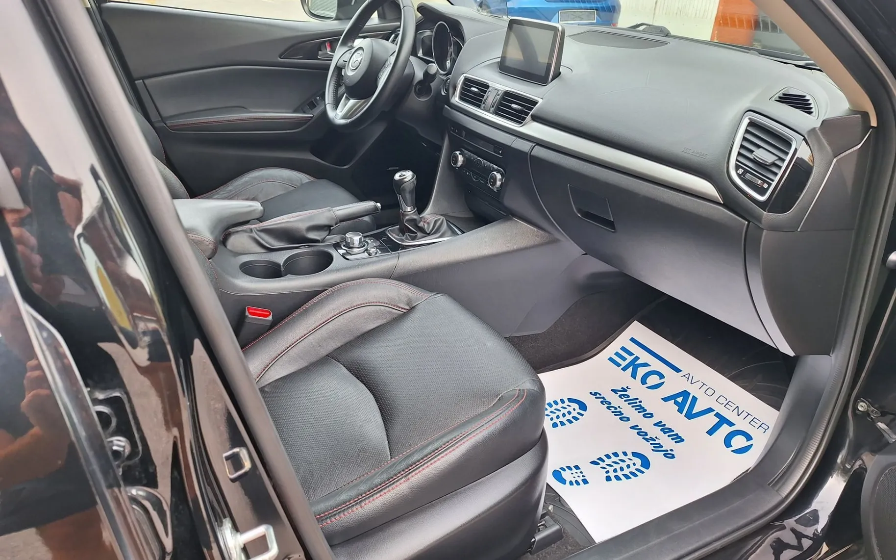 Notranja slika - Mazda Mazda3 - CD150 Revolution USNJE-PDC-LED-ALU-GRETJE SEDEŽE - 8