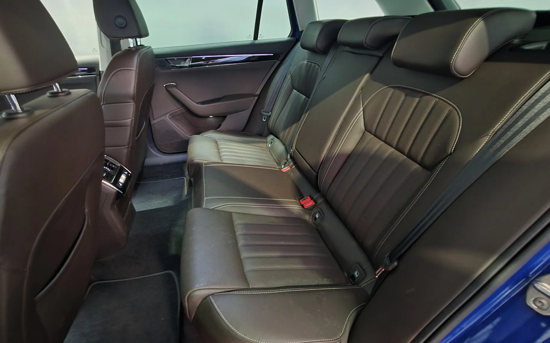 Zunanja slika - Škoda Superb - Combi iV 1,4 TSI L&K DSG - 13