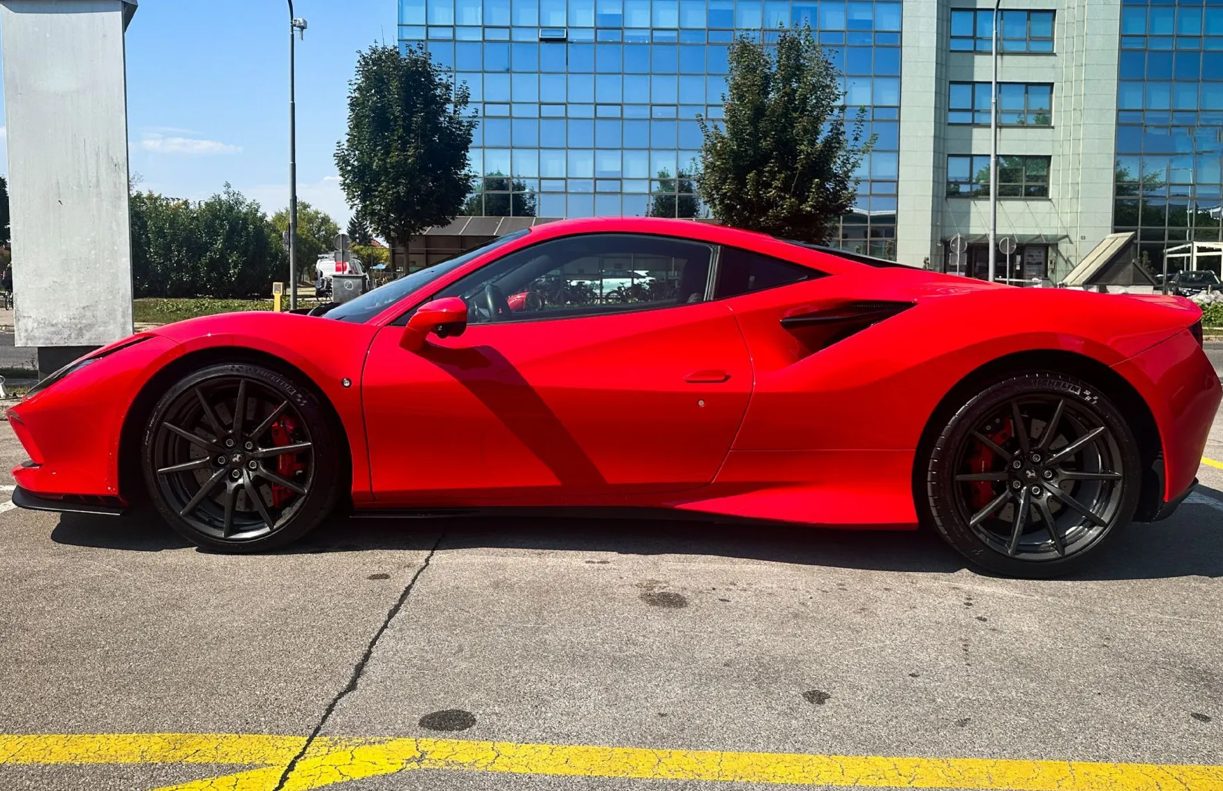 Zunanja slika - Ferrari F8 - AFS ELEV 360KAM EL.SEDEŽI - 8