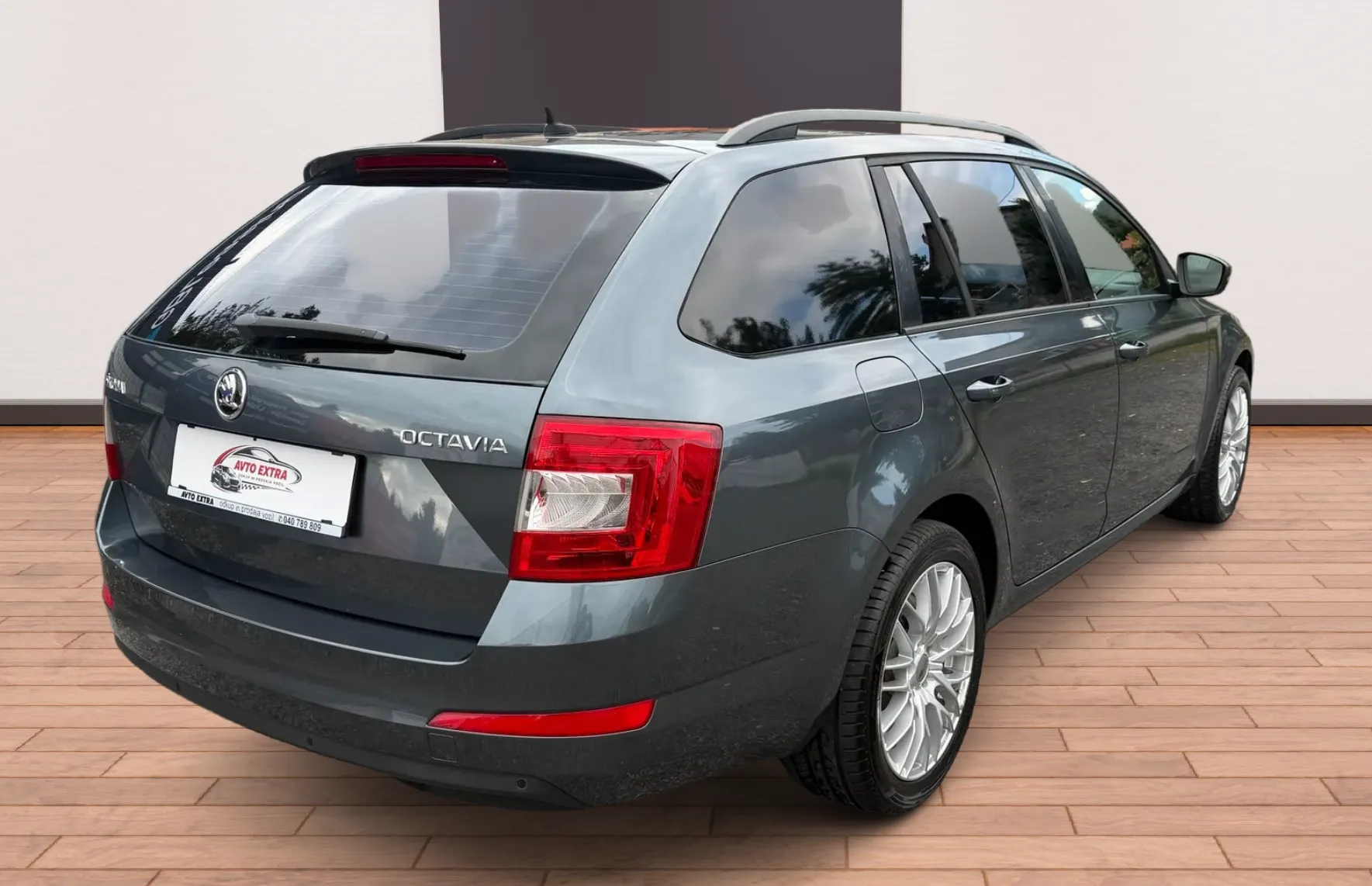 Zunanja slika - Škoda Octavia - Combi 2,0 TDI L&K - 8