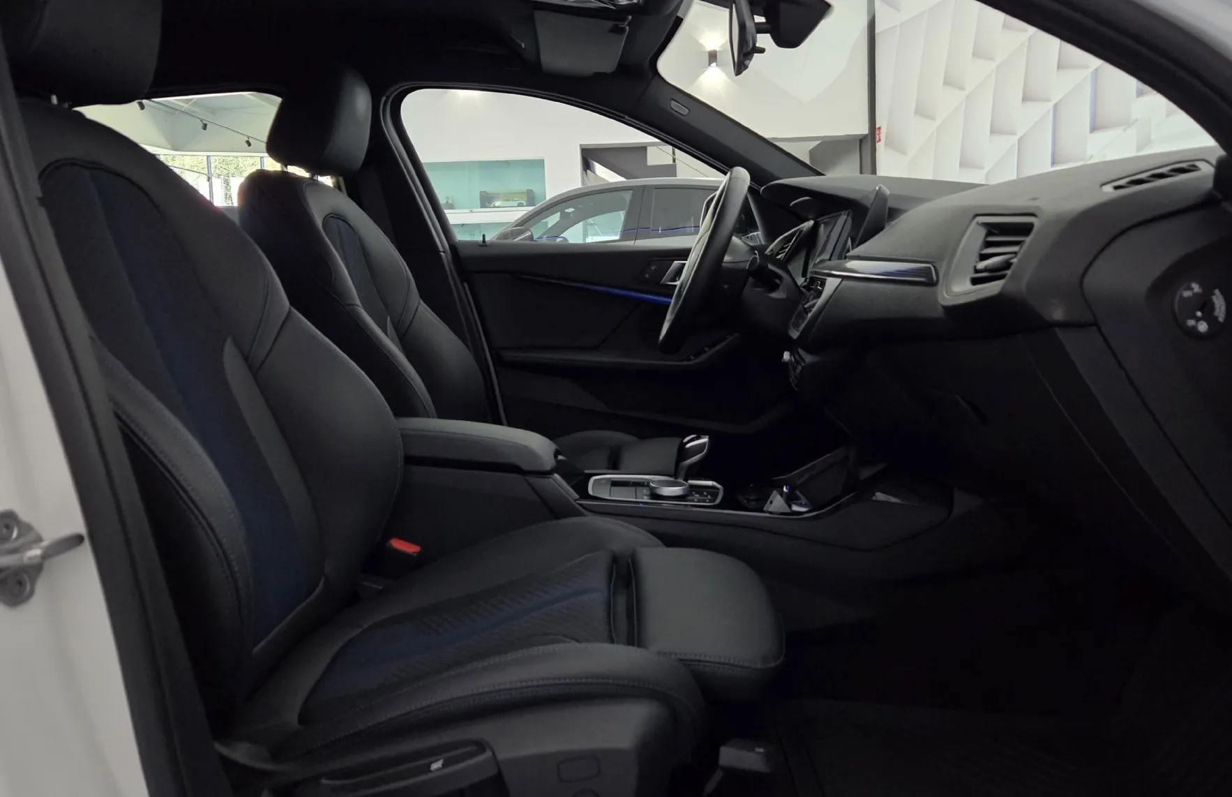 Zunanja slika - BMW Serija 1 - : 118i M Sport-ADAPT.LED-PDC-TEMP - 12