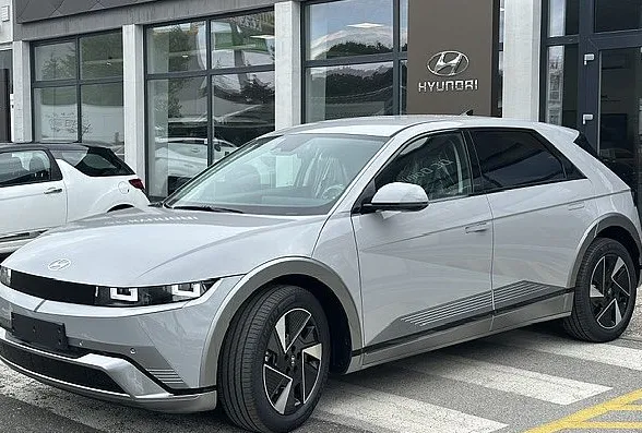 Zunanja slika - Hyundai Ioniq 5 - FL PREMIUM 84kWh°°168kW°°topl.črp°°el.kljuke - 2