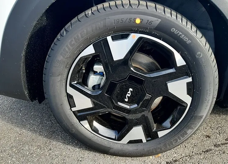 Zunanja slika - KIA Stonic - 1.0 T-GDi 73.6 kW  100 KM  PULSE+ DCT - 6